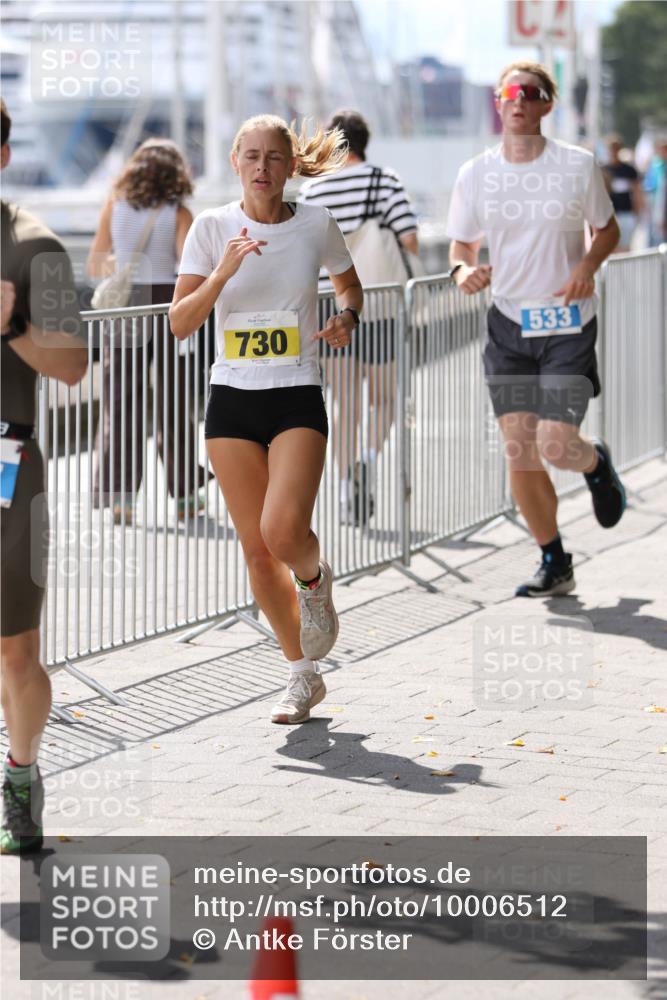 16.08.2026 - KN Förde Triathlon 2026 Antke Förster http://msf.ph/oto/10006512 16.08.2026 13:47:36 Laufen 533, 730 meine-sportfotos.de