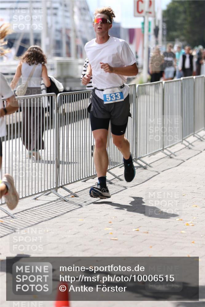 16.08.2026 - KN Förde Triathlon 2026 Antke Förster http://msf.ph/oto/10006515 16.08.2026 13:47:37 Laufen 533, 2 meine-sportfotos.de