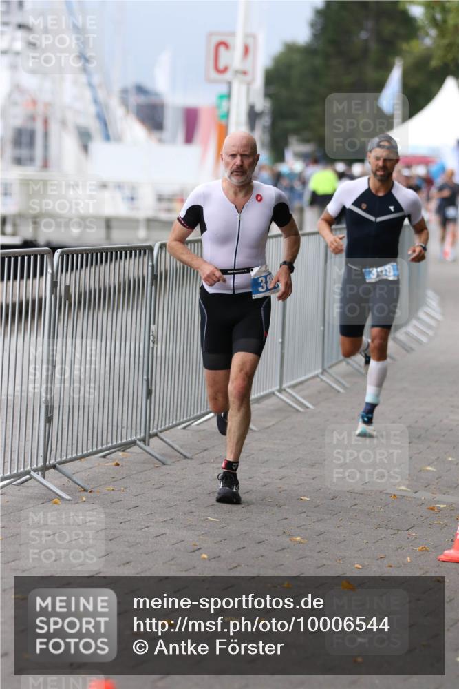 16.08.2026 - KN Förde Triathlon 2026 Antke Förster http://msf.ph/oto/10006544 16.08.2026 12:04:06 Laufen  meine-sportfotos.de