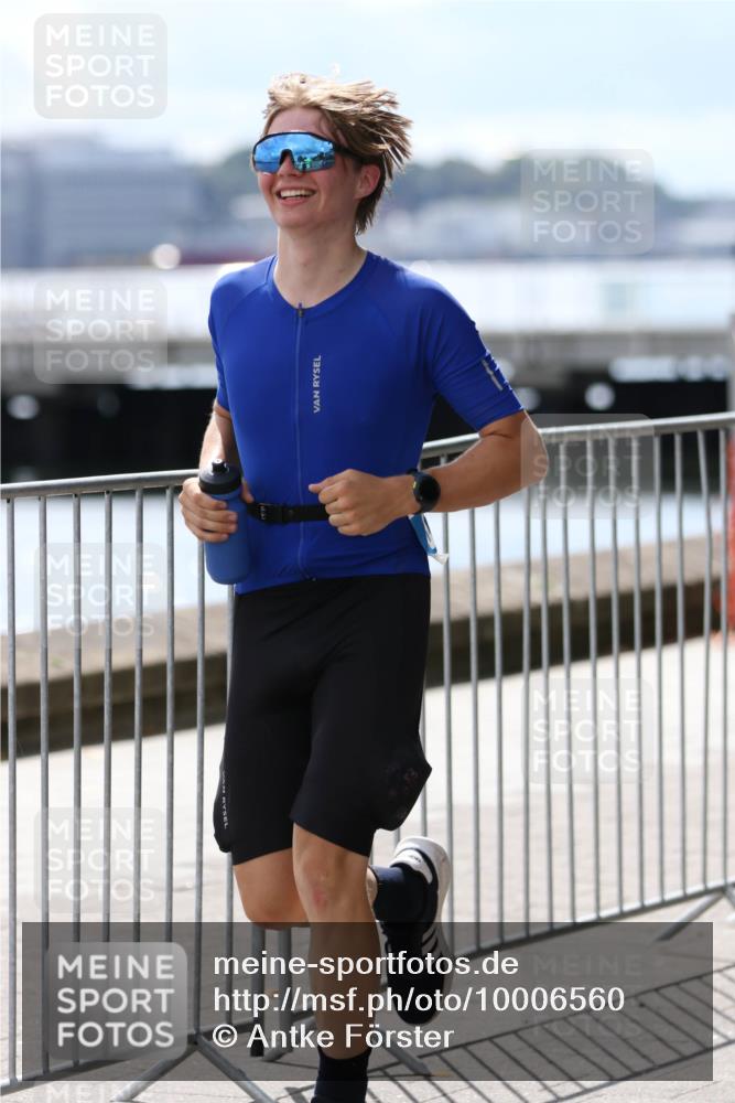 16.08.2026 - KN Förde Triathlon 2026 Antke Förster http://msf.ph/oto/10006560 16.08.2026 13:47:50 Laufen  meine-sportfotos.de