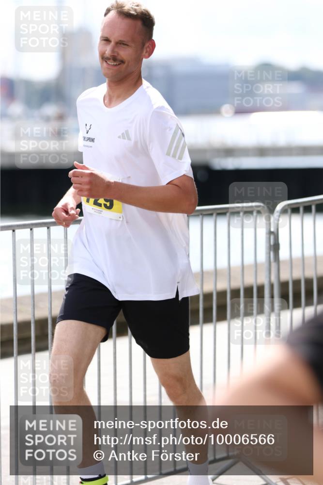 16.08.2026 - KN Förde Triathlon 2026 Antke Förster http://msf.ph/oto/10006566 16.08.2026 13:47:52 Laufen  meine-sportfotos.de