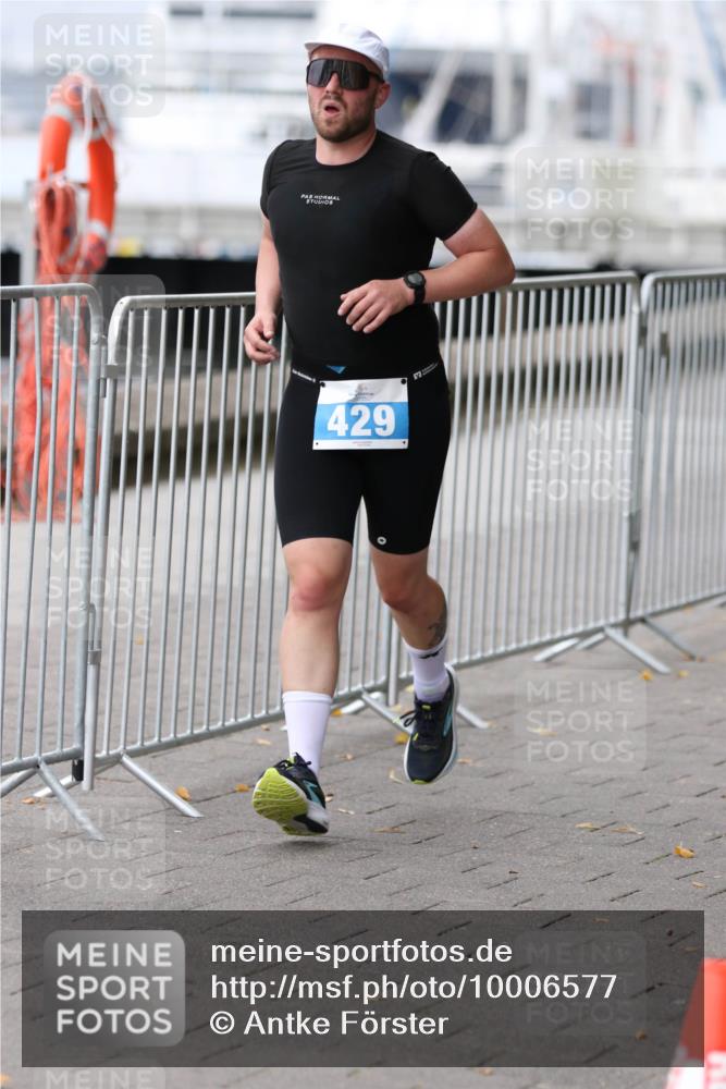 16.08.2026 - KN Förde Triathlon 2026 Antke Förster http://msf.ph/oto/10006577 16.08.2026 12:04:29 Laufen 429, 11 meine-sportfotos.de