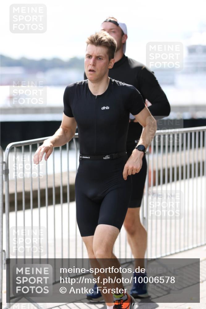16.08.2026 - KN Förde Triathlon 2026 Antke Förster http://msf.ph/oto/10006578 16.08.2026 13:47:57 Laufen  meine-sportfotos.de