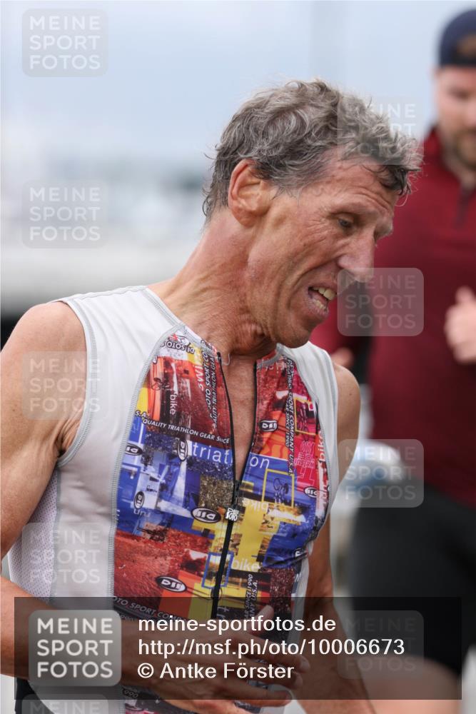 16.08.2026 - KN Förde Triathlon 2026 Antke Förster http://msf.ph/oto/10006673 16.08.2026 12:05:02 Laufen 1990, 990 meine-sportfotos.de