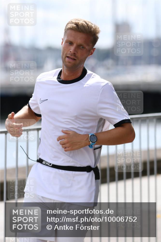 16.08.2026 - KN Förde Triathlon 2026 Antke Förster http://msf.ph/oto/10006752 16.08.2026 13:49:13 Laufen 2 meine-sportfotos.de