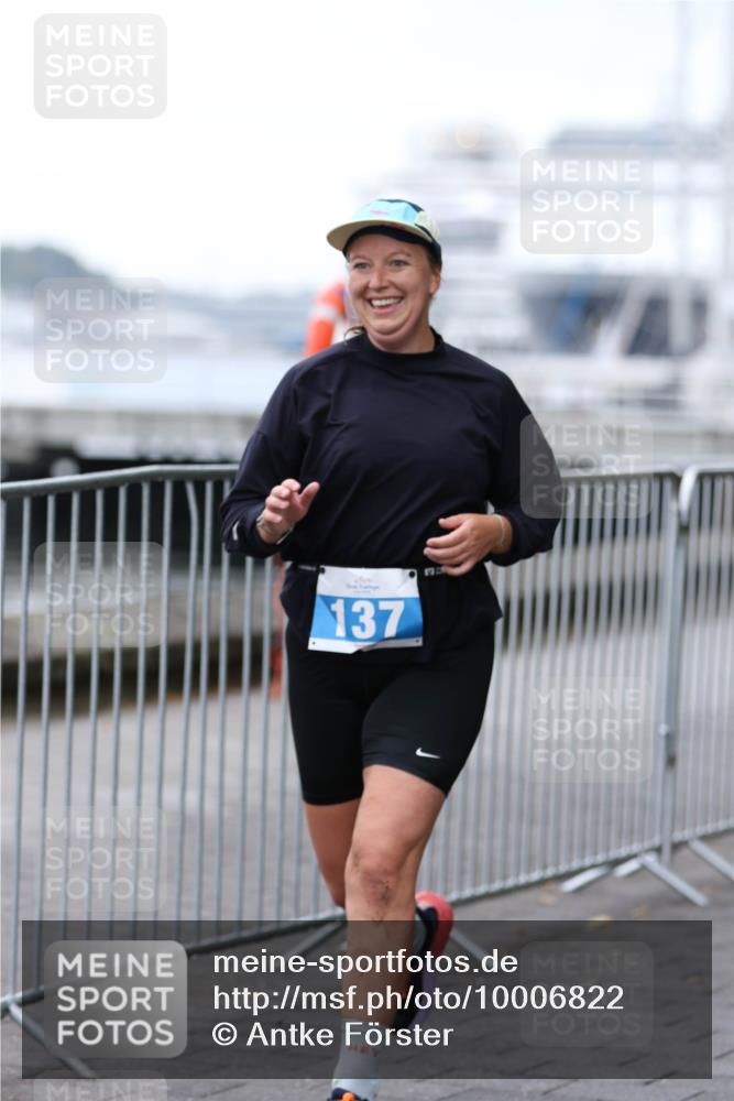 16.08.2026 - KN Förde Triathlon 2026 Antke Förster http://msf.ph/oto/10006822 16.08.2026 10:25:38 Laufen 137, 15 meine-sportfotos.de