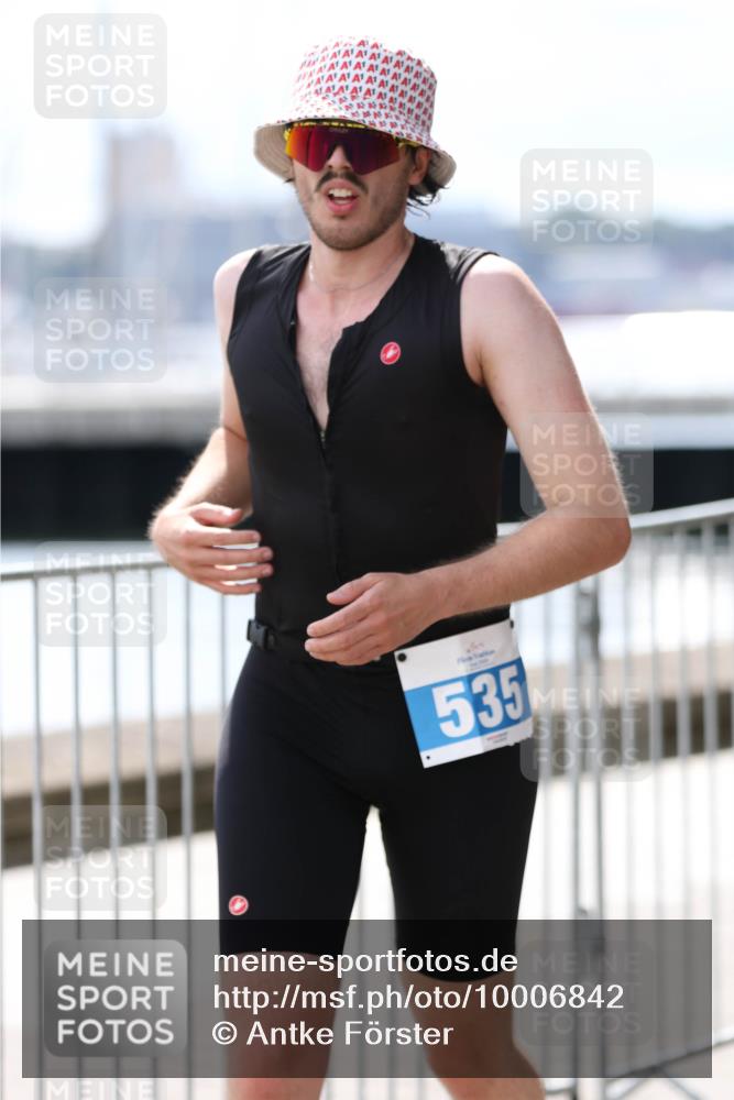 16.08.2026 - KN Förde Triathlon 2026 Antke Förster http://msf.ph/oto/10006842 16.08.2026 13:49:50 Laufen 535 meine-sportfotos.de