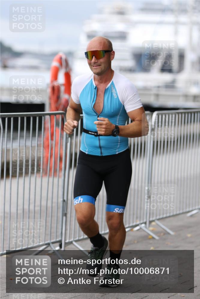 16.08.2026 - KN Förde Triathlon 2026 Antke Förster http://msf.ph/oto/10006871 16.08.2026 12:06:25 Laufen  meine-sportfotos.de