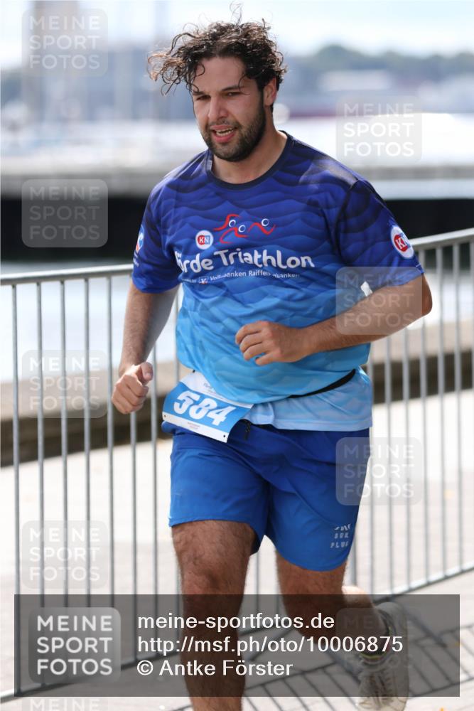 16.08.2026 - KN Förde Triathlon 2026 Antke Förster http://msf.ph/oto/10006875 16.08.2026 13:50:00 Laufen 584, 01 meine-sportfotos.de