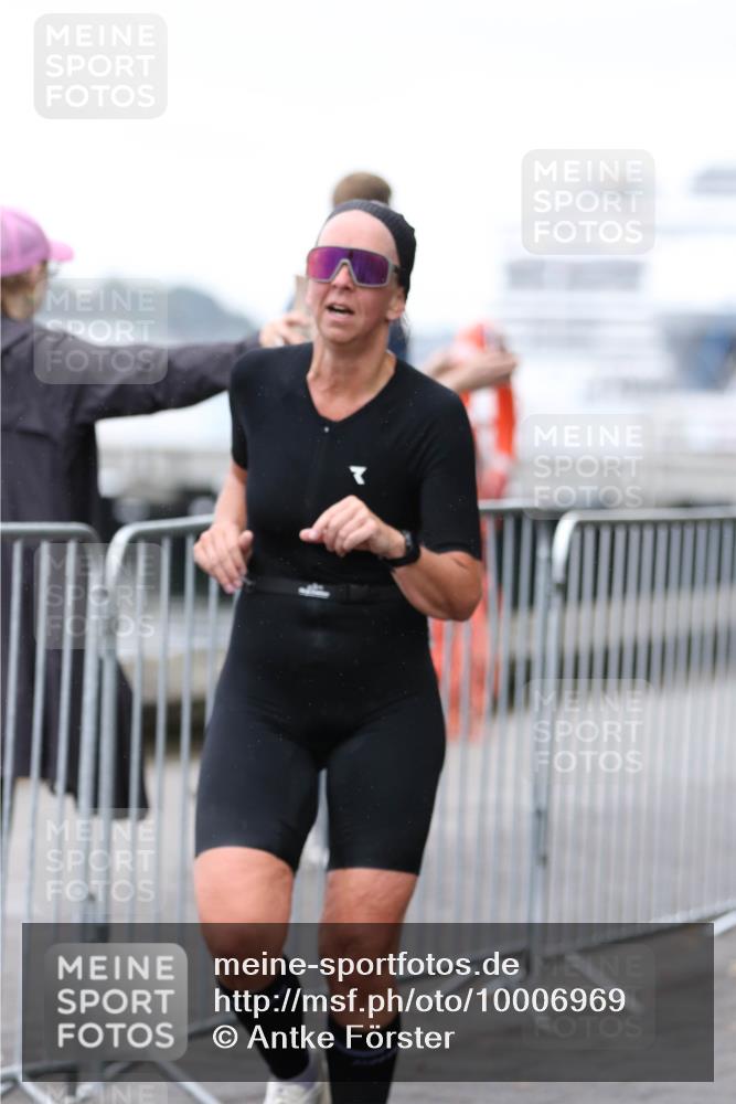 16.08.2026 - KN Förde Triathlon 2026 Antke Förster http://msf.ph/oto/10006969 16.08.2026 10:26:33 Laufen  meine-sportfotos.de