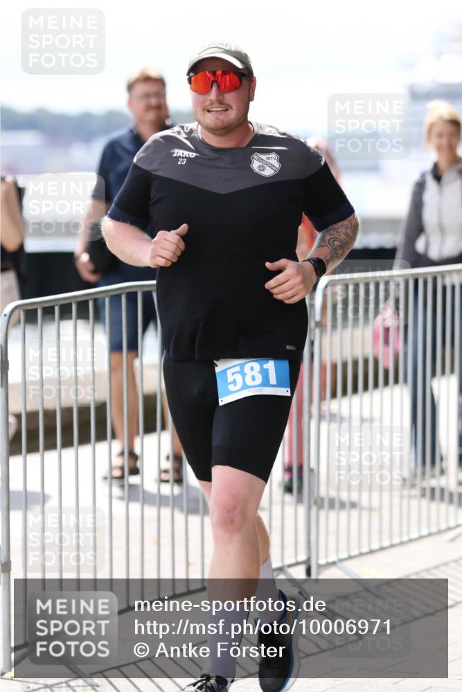 16.08.2026 - KN Förde Triathlon 2026 Antke Förster http://msf.ph/oto/10006971 16.08.2026 13:51:01 Laufen 23, 581 meine-sportfotos.de