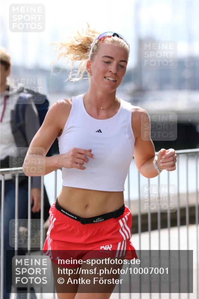16.08.2026 - KN Förde Triathlon 2026 Antke Förster http://msf.ph/oto/10007001 16.08.2026 13:51:10 Laufen  meine-sportfotos.de