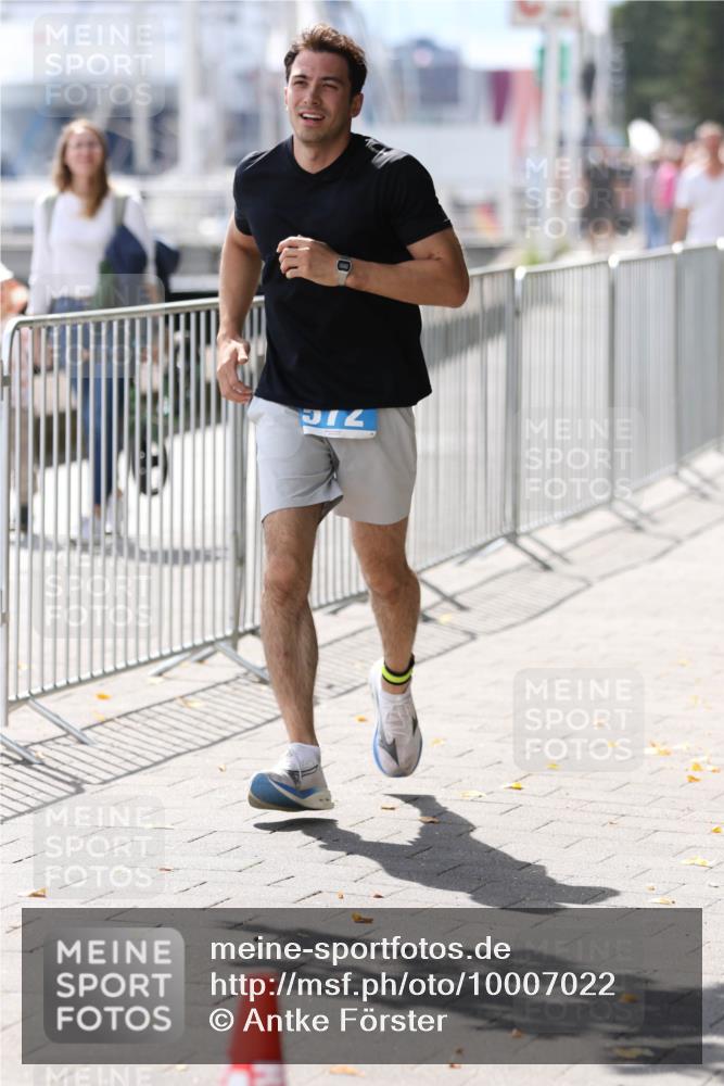 16.08.2026 - KN Förde Triathlon 2026 Antke Förster http://msf.ph/oto/10007022 16.08.2026 13:51:19 Laufen  meine-sportfotos.de