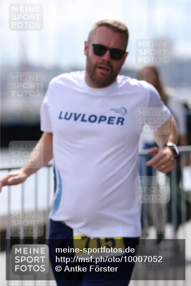 16.08.2026 - KN Förde Triathlon 2026 Antke Förster http://msf.ph/oto/10007052 16.08.2026 13:51:31 Laufen 715 meine-sportfotos.de