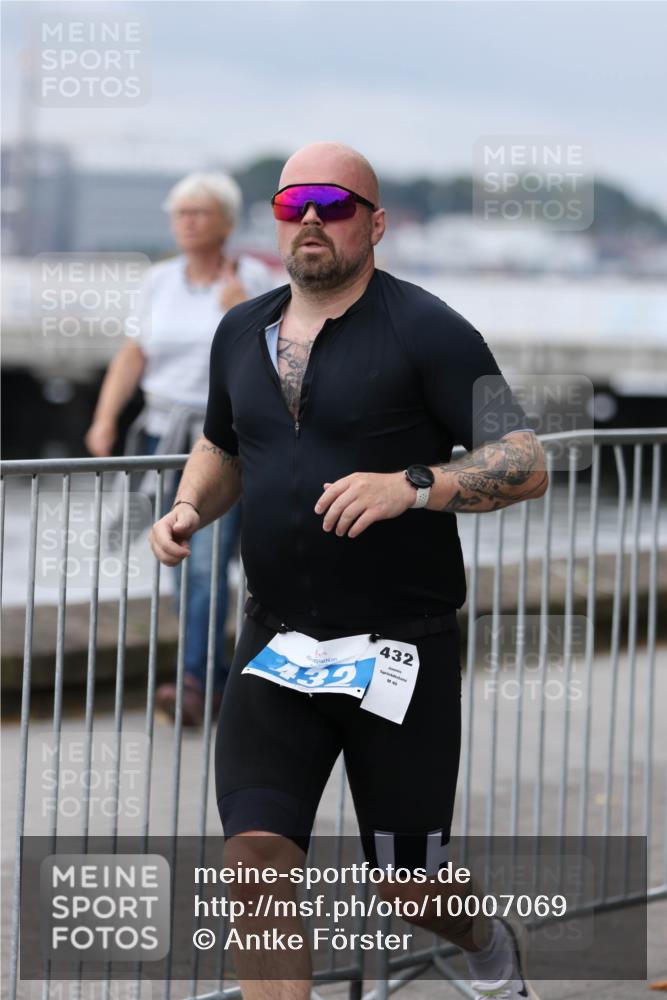 16.08.2026 - KN Förde Triathlon 2026 Antke Förster http://msf.ph/oto/10007069 16.08.2026 12:07:32 Laufen 432, 432 meine-sportfotos.de