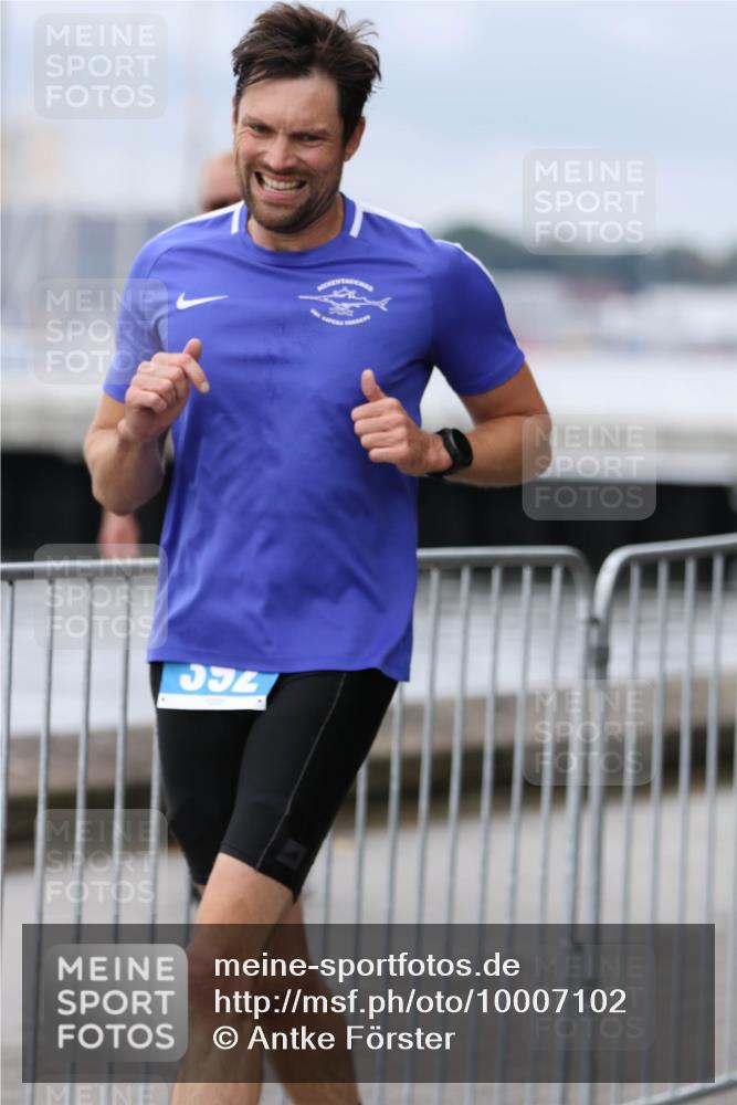 16.08.2026 - KN Förde Triathlon 2026 Antke Förster http://msf.ph/oto/10007102 16.08.2026 12:07:42 Laufen 760 meine-sportfotos.de