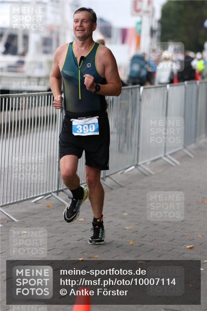 16.08.2026 - KN Förde Triathlon 2026 Antke Förster http://msf.ph/oto/10007114 16.08.2026 12:07:51 Laufen 390 meine-sportfotos.de
