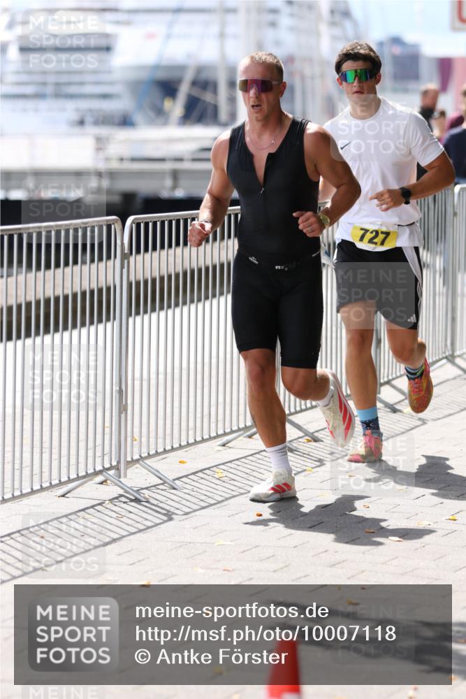 16.08.2026 - KN Förde Triathlon 2026 Antke Förster http://msf.ph/oto/10007118 16.08.2026 13:52:26 Laufen 727 meine-sportfotos.de