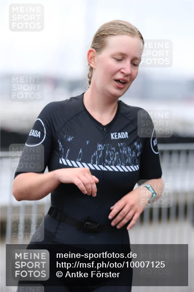 16.08.2026 - KN Förde Triathlon 2026 Antke Förster http://msf.ph/oto/10007125 16.08.2026 10:27:40 Laufen  meine-sportfotos.de