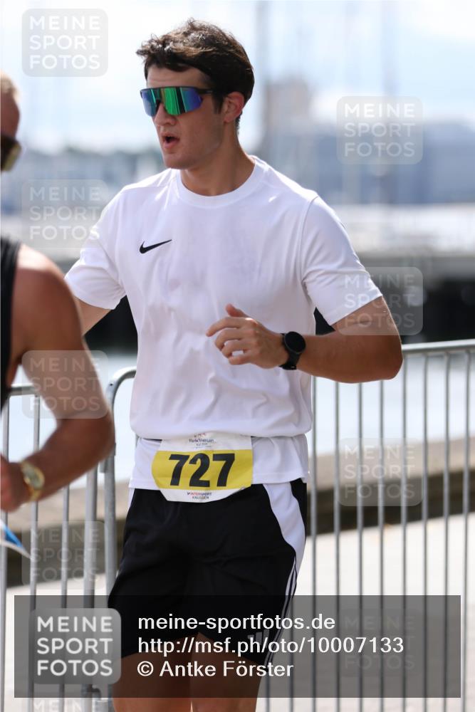 16.08.2026 - KN Förde Triathlon 2026 Antke Förster http://msf.ph/oto/10007133 16.08.2026 13:52:29 Laufen 727 meine-sportfotos.de