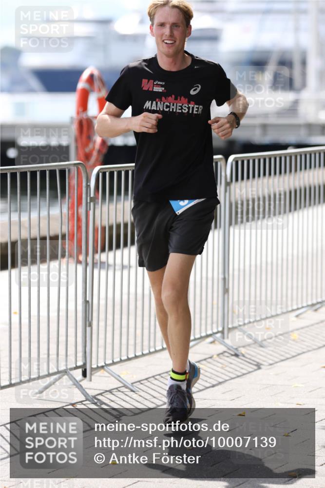 16.08.2026 - KN Förde Triathlon 2026 Antke Förster http://msf.ph/oto/10007139 16.08.2026 13:52:31 Laufen  meine-sportfotos.de