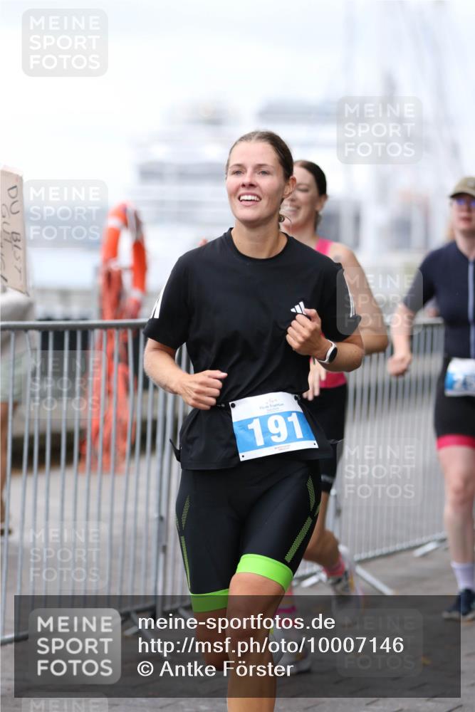 16.08.2026 - KN Förde Triathlon 2026 Antke Förster http://msf.ph/oto/10007146 16.08.2026 10:27:53 Laufen 191 meine-sportfotos.de