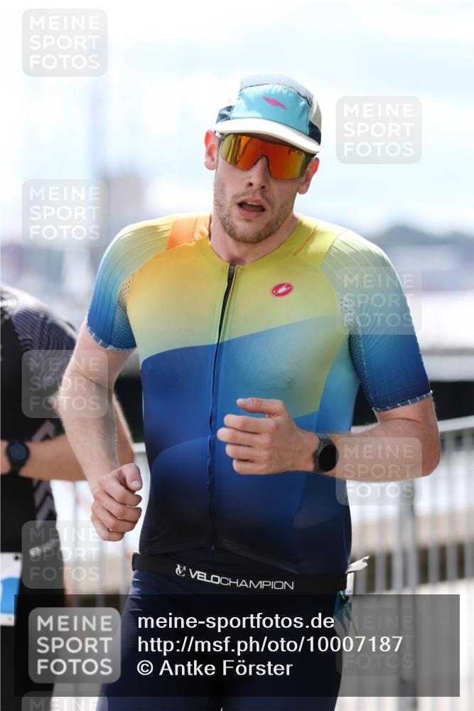 16.08.2026 - KN Förde Triathlon 2026 Antke Förster http://msf.ph/oto/10007187 16.08.2026 13:52:52 Laufen  meine-sportfotos.de