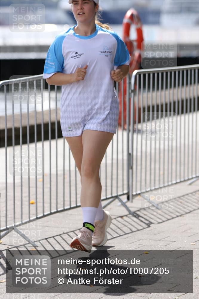 16.08.2026 - KN Förde Triathlon 2026 Antke Förster http://msf.ph/oto/10007205 16.08.2026 13:52:58 Laufen  meine-sportfotos.de