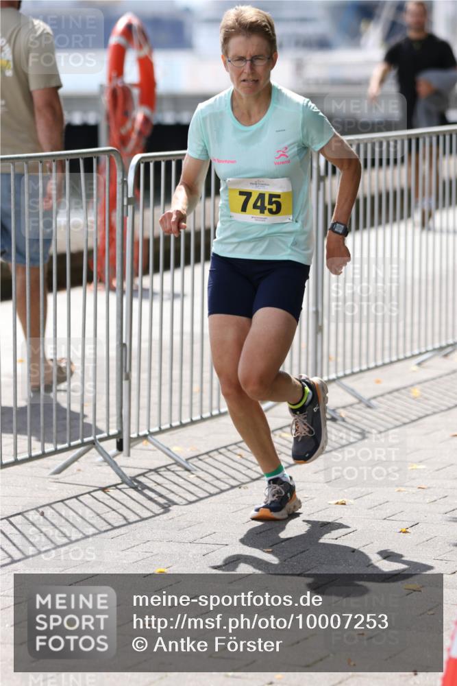 16.08.2026 - KN Förde Triathlon 2026 Antke Förster http://msf.ph/oto/10007253 16.08.2026 13:53:19 Laufen 745 meine-sportfotos.de