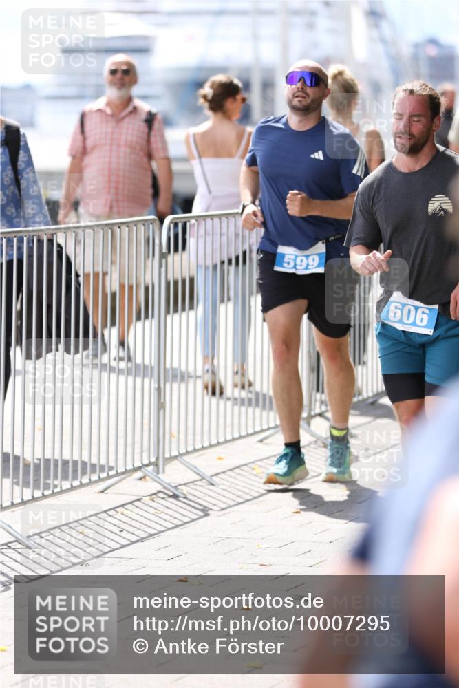 16.08.2026 - KN Förde Triathlon 2026 Antke Förster http://msf.ph/oto/10007295 16.08.2026 13:53:31 Laufen 599, 606 meine-sportfotos.de