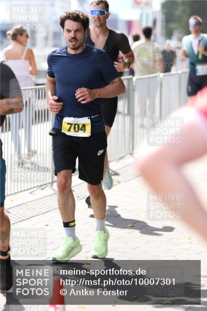16.08.2026 - KN Förde Triathlon 2026 Antke Förster http://msf.ph/oto/10007301 16.08.2026 13:53:32 Laufen 704 meine-sportfotos.de