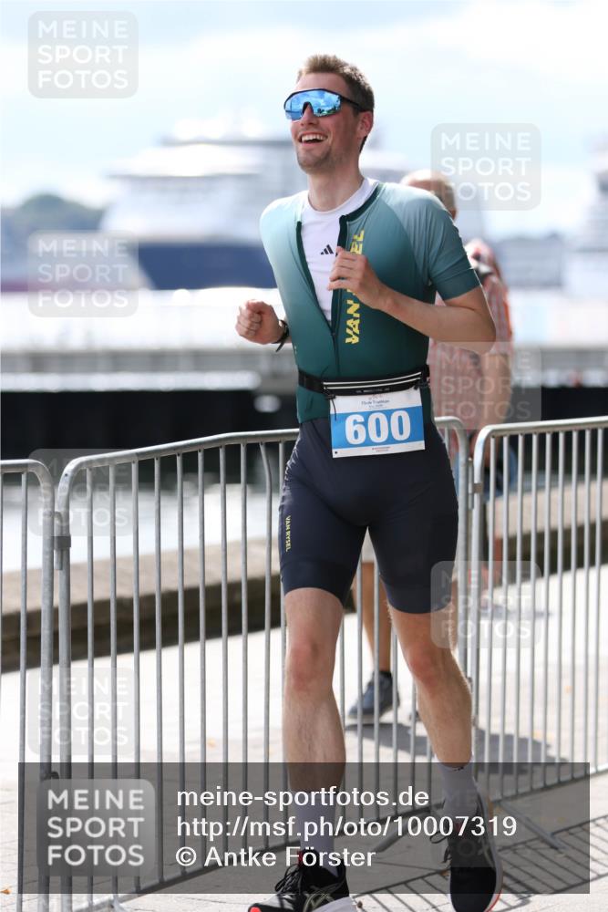 16.08.2026 - KN Förde Triathlon 2026 Antke Förster http://msf.ph/oto/10007319 16.08.2026 13:53:37 Laufen 600 meine-sportfotos.de
