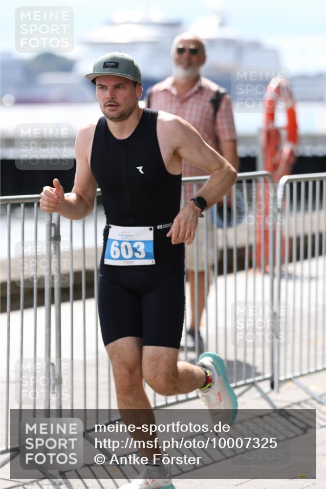 16.08.2026 - KN Förde Triathlon 2026 Antke Förster http://msf.ph/oto/10007325 16.08.2026 13:53:39 Laufen 603 meine-sportfotos.de