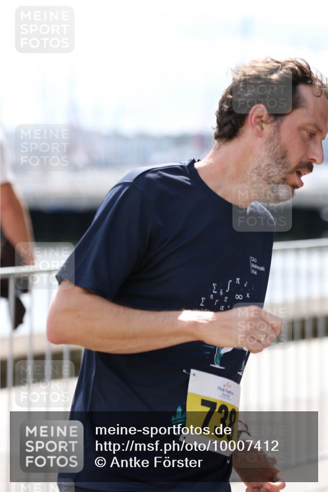 16.08.2026 - KN Förde Triathlon 2026 Antke Förster http://msf.ph/oto/10007412 16.08.2026 13:54:16 Laufen 8, 88, 2025, 738 meine-sportfotos.de