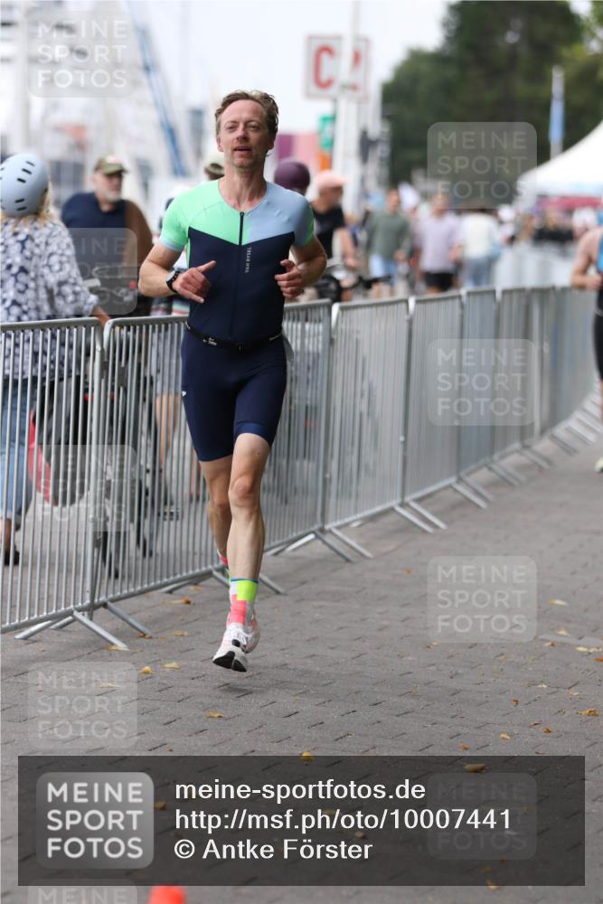16.08.2026 - KN Förde Triathlon 2026 Antke Förster http://msf.ph/oto/10007441 16.08.2026 12:10:04 Laufen  meine-sportfotos.de