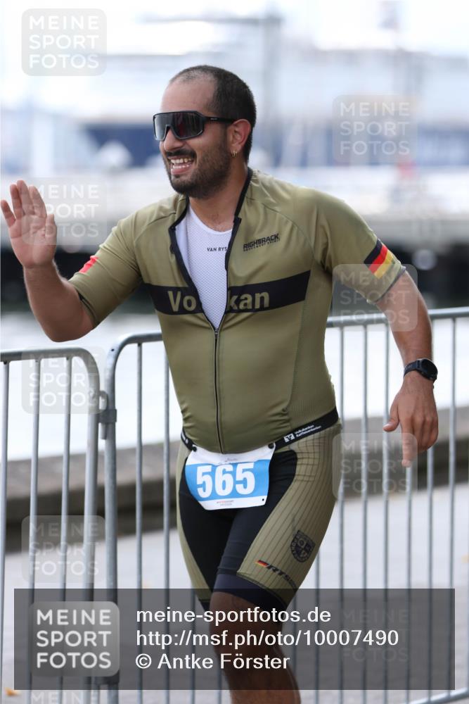 16.08.2026 - KN Förde Triathlon 2026 Antke Förster http://msf.ph/oto/10007490 16.08.2026 13:55:40 Laufen 565 meine-sportfotos.de