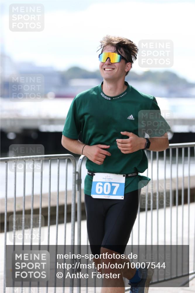 16.08.2026 - KN Förde Triathlon 2026 Antke Förster http://msf.ph/oto/10007544 16.08.2026 13:56:00 Laufen 607 meine-sportfotos.de