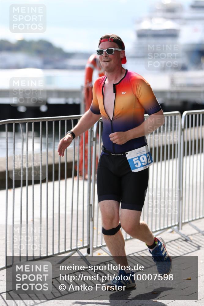 16.08.2026 - KN Förde Triathlon 2026 Antke Förster http://msf.ph/oto/10007598 16.08.2026 13:56:49 Laufen 592 meine-sportfotos.de