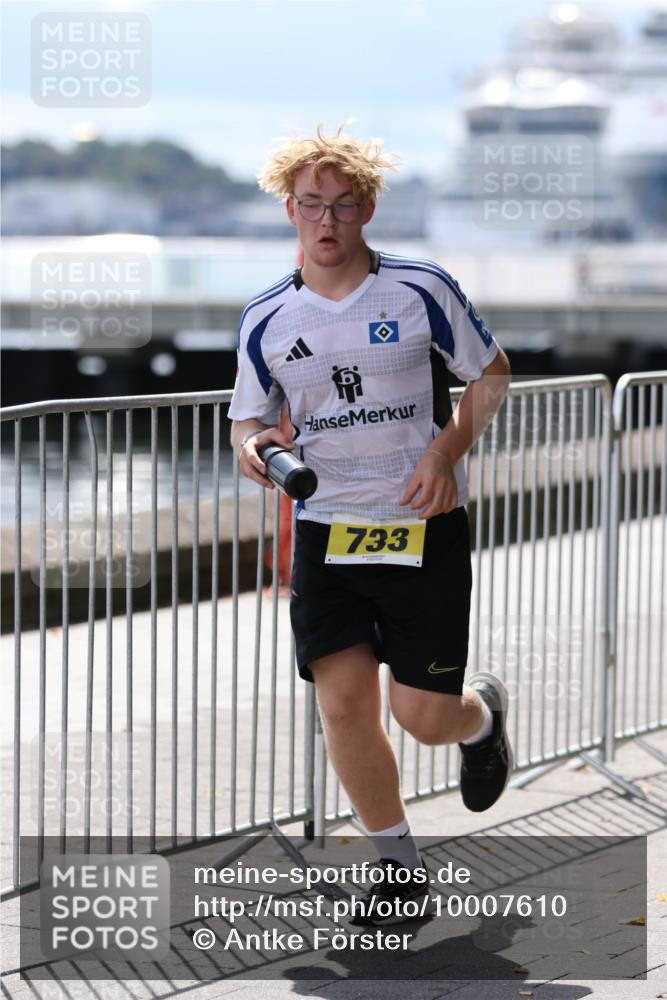 16.08.2026 - KN Förde Triathlon 2026 Antke Förster http://msf.ph/oto/10007610 16.08.2026 13:56:53 Laufen 733 meine-sportfotos.de