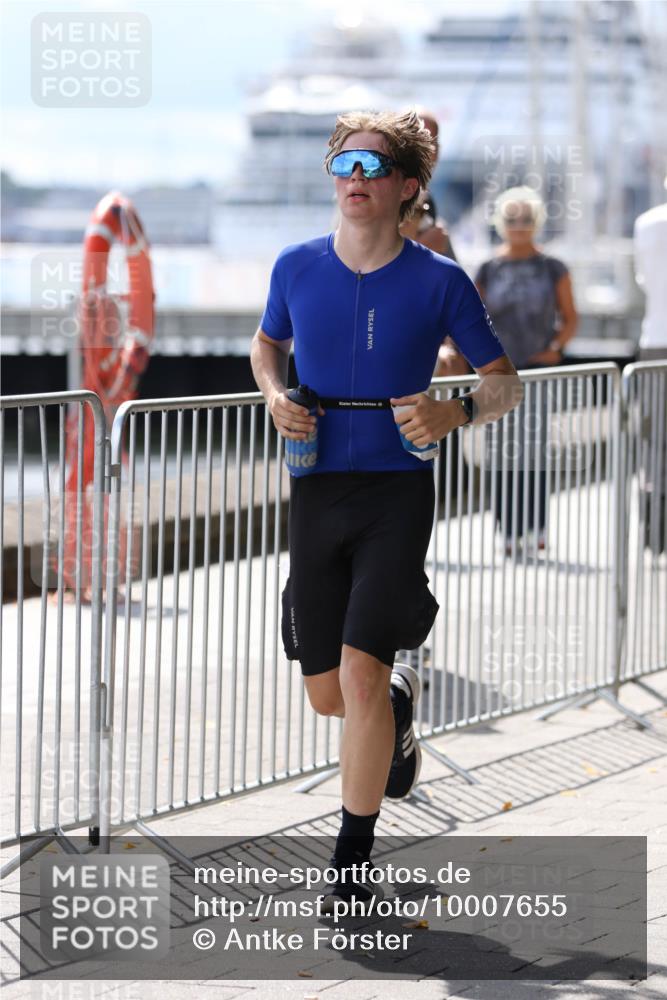 16.08.2026 - KN Förde Triathlon 2026 Antke Förster http://msf.ph/oto/10007655 16.08.2026 13:57:24 Laufen  meine-sportfotos.de