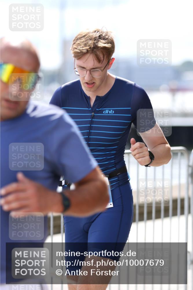 16.08.2026 - KN Förde Triathlon 2026 Antke Förster http://msf.ph/oto/10007679 16.08.2026 13:57:30 Laufen  meine-sportfotos.de