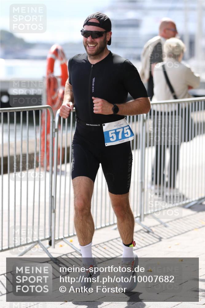 16.08.2026 - KN Förde Triathlon 2026 Antke Förster http://msf.ph/oto/10007682 16.08.2026 13:57:37 Laufen 575 meine-sportfotos.de