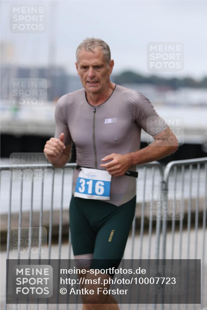 16.08.2026 - KN Förde Triathlon 2026 Antke Förster http://msf.ph/oto/10007723 16.08.2026 12:12:49 Laufen 316, 3, 70 meine-sportfotos.de