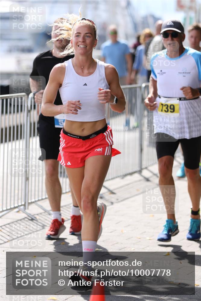 16.08.2026 - KN Förde Triathlon 2026 Antke Förster http://msf.ph/oto/10007778 16.08.2026 13:58:51 Laufen 739 meine-sportfotos.de