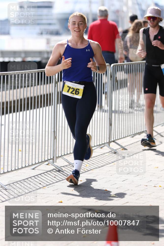 16.08.2026 - KN Förde Triathlon 2026 Antke Förster http://msf.ph/oto/10007847 16.08.2026 13:59:40 Laufen 726 meine-sportfotos.de