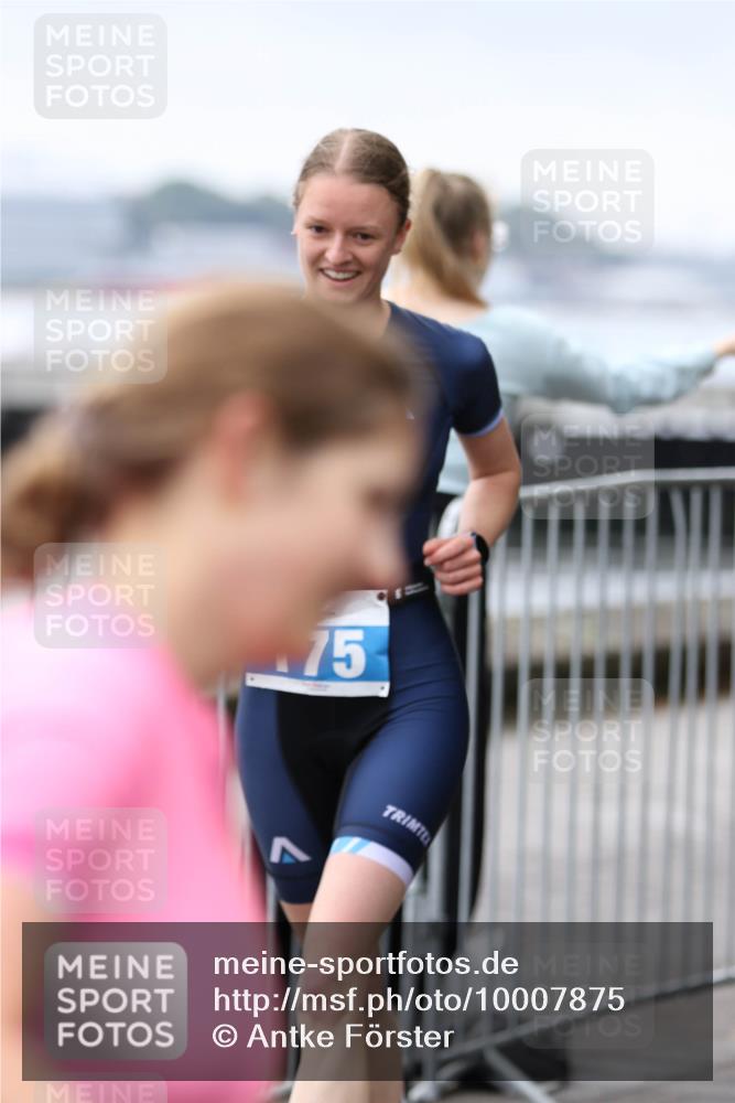 16.08.2026 - KN Förde Triathlon 2026 Antke Förster http://msf.ph/oto/10007875 16.08.2026 10:33:03 Laufen 7, 75 meine-sportfotos.de