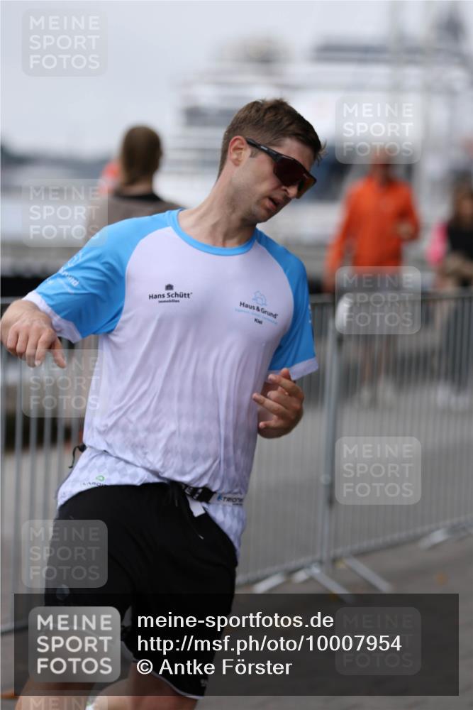 16.08.2026 - KN Förde Triathlon 2026 Antke Förster http://msf.ph/oto/10007954 16.08.2026 12:15:15 Laufen  meine-sportfotos.de