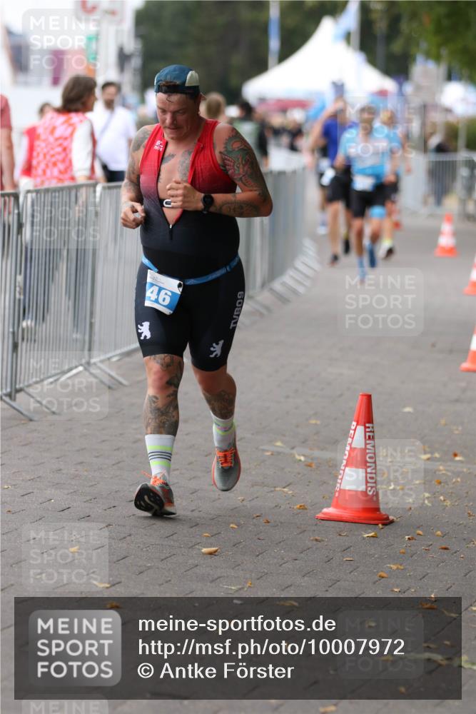 16.08.2026 - KN Förde Triathlon 2026 Antke Förster http://msf.ph/oto/10007972 16.08.2026 12:15:32 Laufen 46, 6087 meine-sportfotos.de