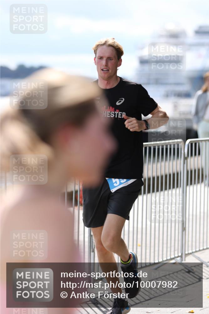16.08.2026 - KN Förde Triathlon 2026 Antke Förster http://msf.ph/oto/10007982 16.08.2026 14:00:40 Laufen  meine-sportfotos.de