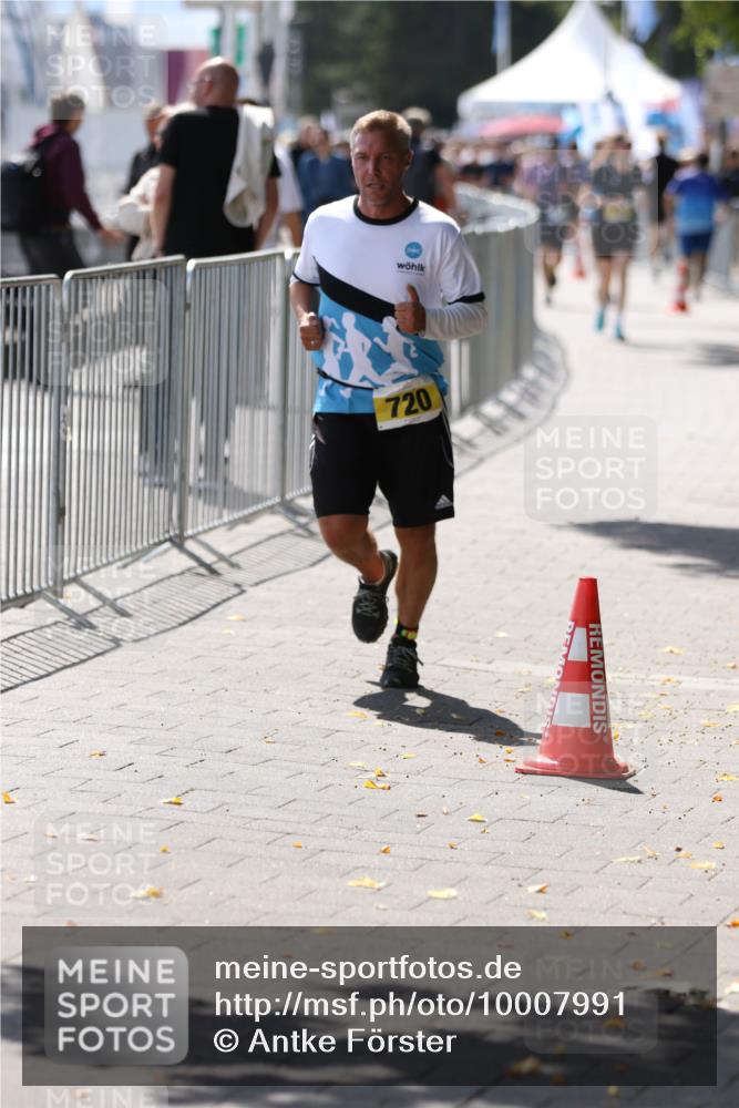 16.08.2026 - KN Förde Triathlon 2026 Antke Förster http://msf.ph/oto/10007991 16.08.2026 14:01:00 Laufen 720 meine-sportfotos.de
